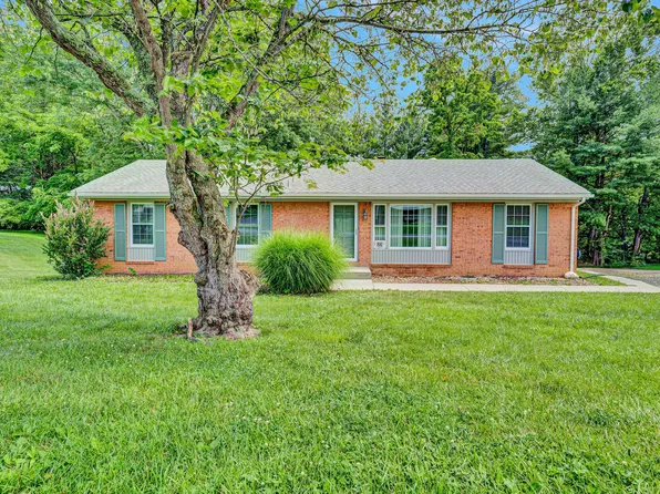 86 British Woods Dr, Roanoke, VA 24019