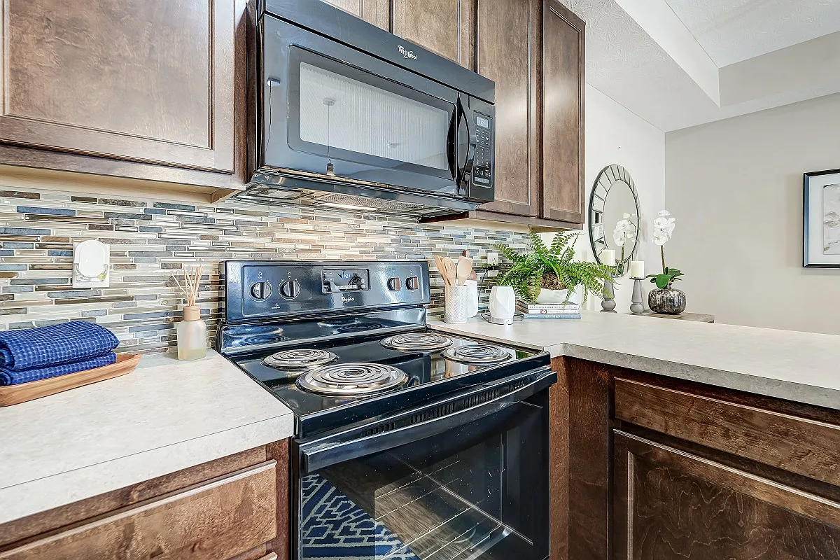 Clifton Park Apartment Homes — Photo 3