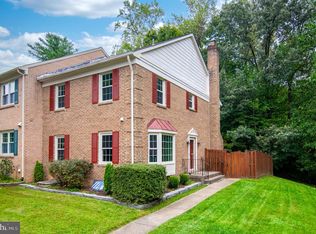 8914 Grandstaff Ct, Springfield, VA 22153