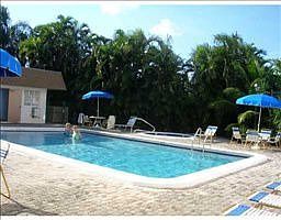 5th image of 1021 Mockingbird Ln APT 407