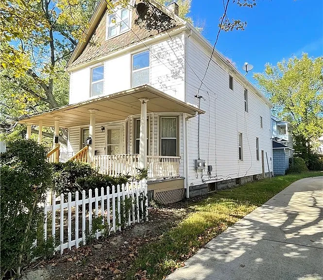 4322 Bush Ave — Photo 2