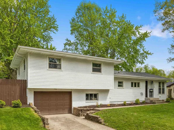 218 Iwo St, Auburn, IN 46706