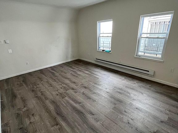 5th image of 124 N 18th St