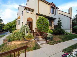 110 Diamond Ln, Old Bridge, NJ 08857