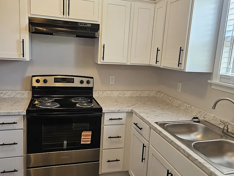 111 Woodberry St #L & R — Photo 4