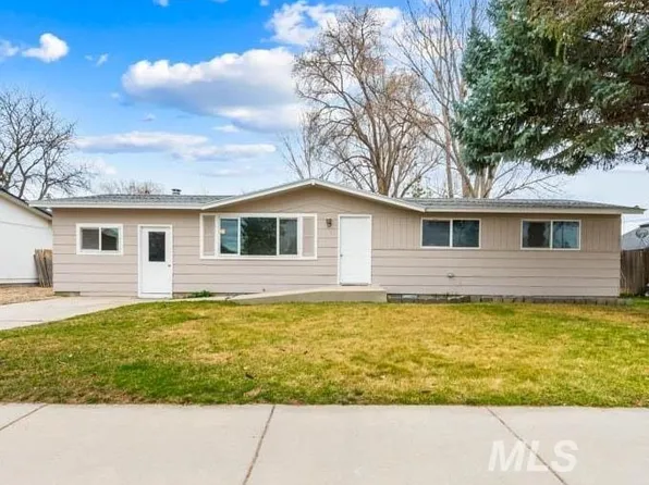 456 N School Ave, Kuna, ID 83634