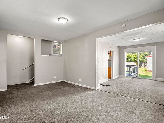 3rd image of 1027 Wright Ave