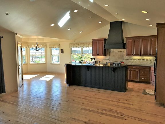 3rd image of 588 Foxen Ln