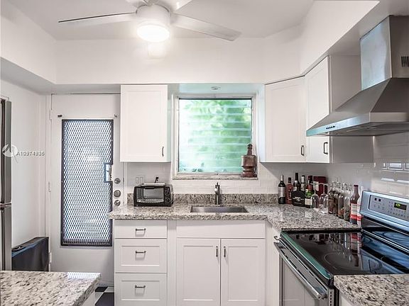 5th image of 10002 E Bay Harbor Dr APT 2