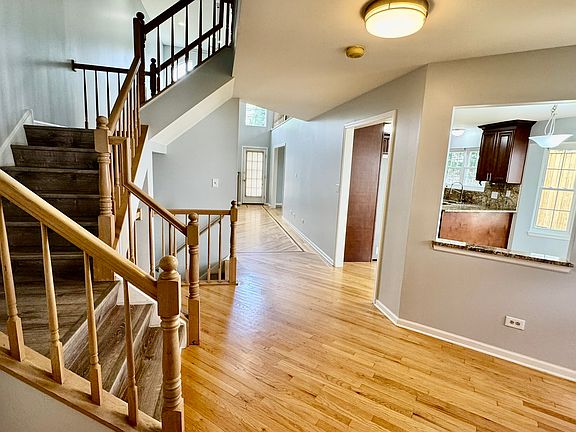 2nd image of 914 Sweetflower Dr