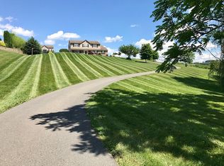4587 Lovers Ln, Slatington, PA 18080