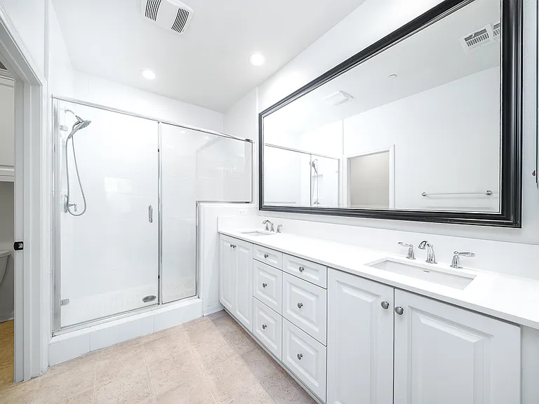2533 Almeria Ln — Photo 20