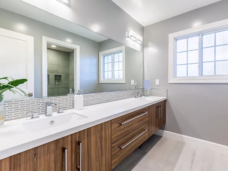 1831 Hurst Ave — Photo 16