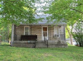 1116 Cedar St, Carthage, MO 64836