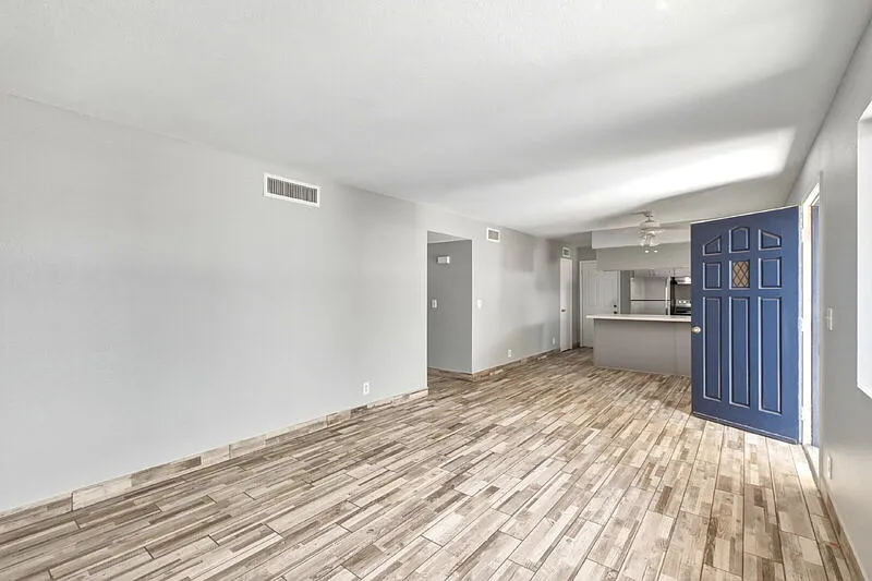 2 bed, 2.0 bath, 966 sqft, $1,798 — Photo 4
