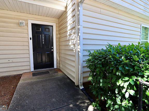 4th image of 2082 Oak Park Ln