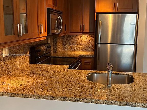 2nd image of 1035 West Ave APT 603