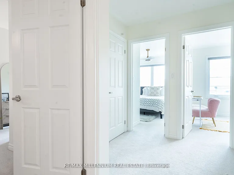 974 Hickory Cres — Photo 19