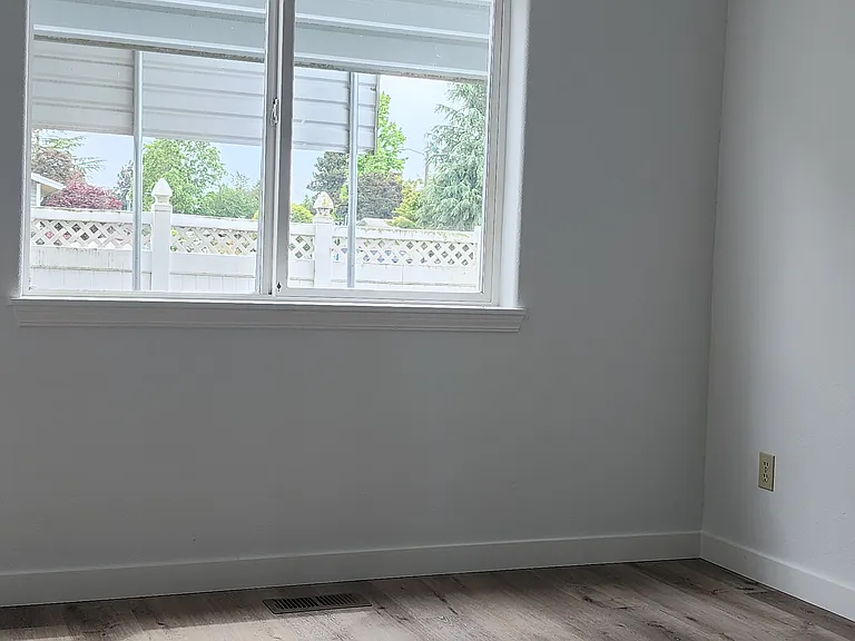 405 Cindy Ln — Photo 13