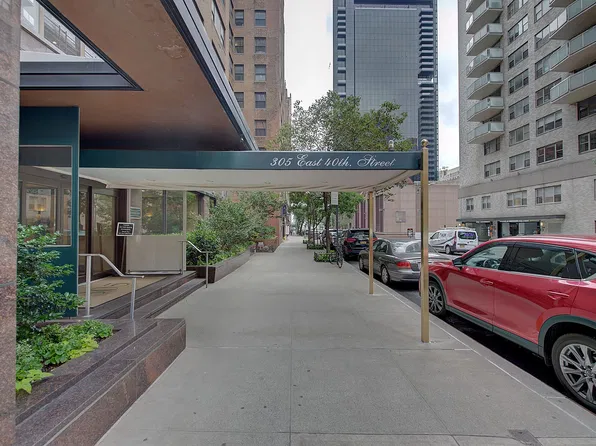 305 East 40th Street image 1 of 11