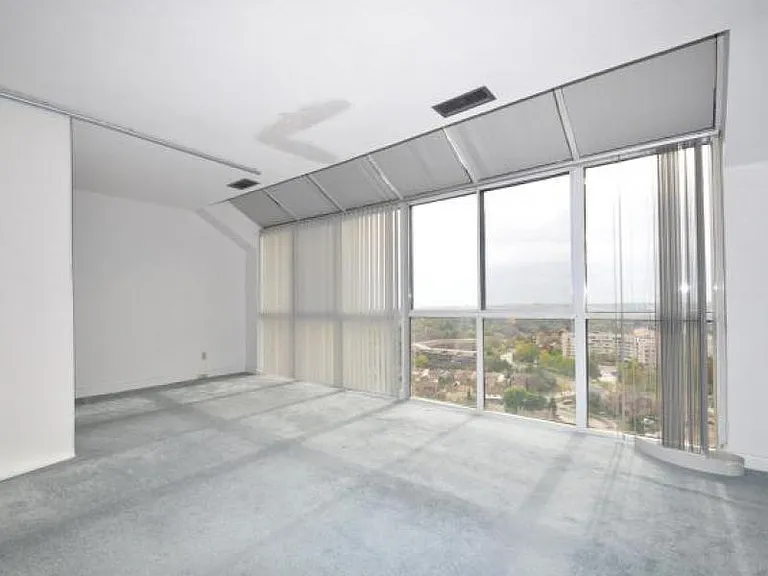 880 Dundas St W #Penthouse 01 — Photo 7