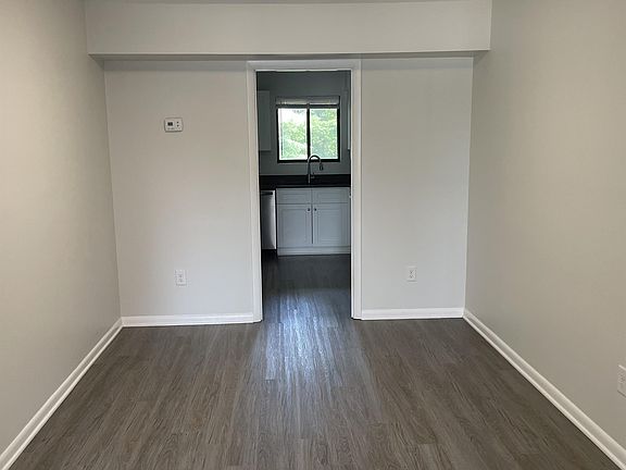 4th image of 159 Harvest Dr #1