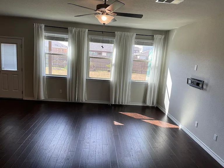 3524 Soft Shore Ln — Photo 28