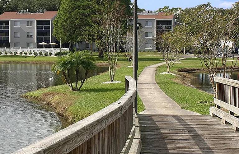 Promenade At Edgewater Apartments — Photo 22