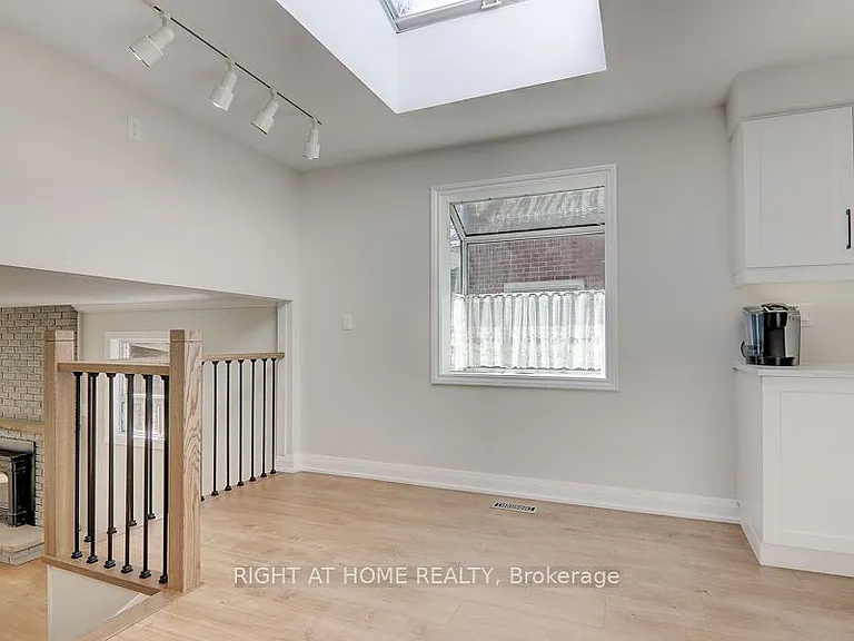 2126 Varency Dr — Photo 7