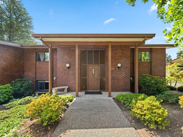 11520 SW Crown Dr Unit 9, King City, OR 97224