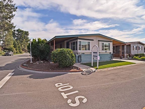 3rd image of 476 Millpond Dr