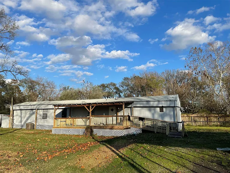 228 Hambrick Rd — Photo 3