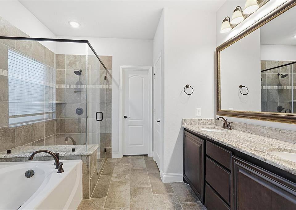 1st image of 3543 Beaumont Dr #3543
