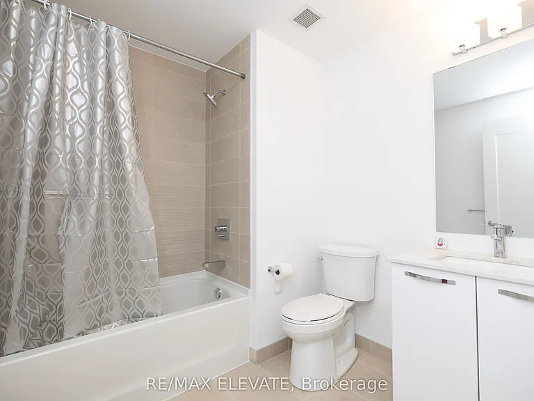 75 James St S #2210 — Photo 4