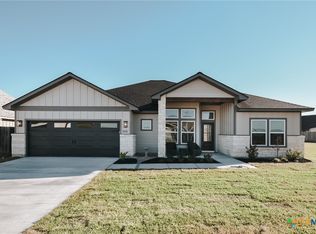 505 Town Hall Ln, Victoria, TX 77904