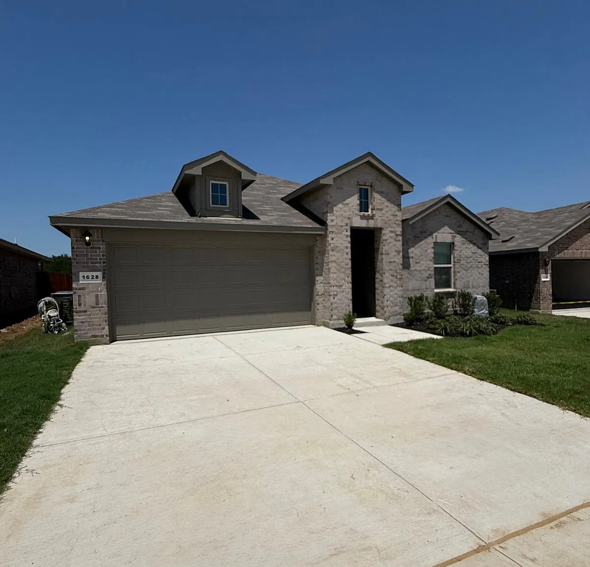 1628 Alberque Dr — Photo 3
