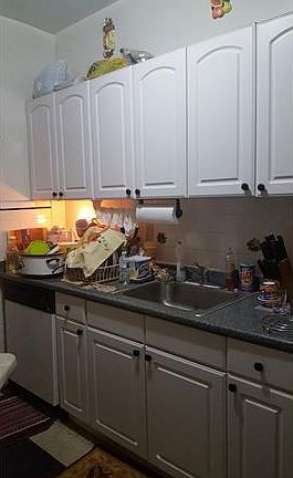 4th image of 957 E 221st St