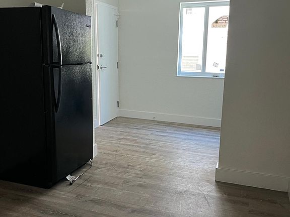5th image of 911 Michigan Ave APT 3