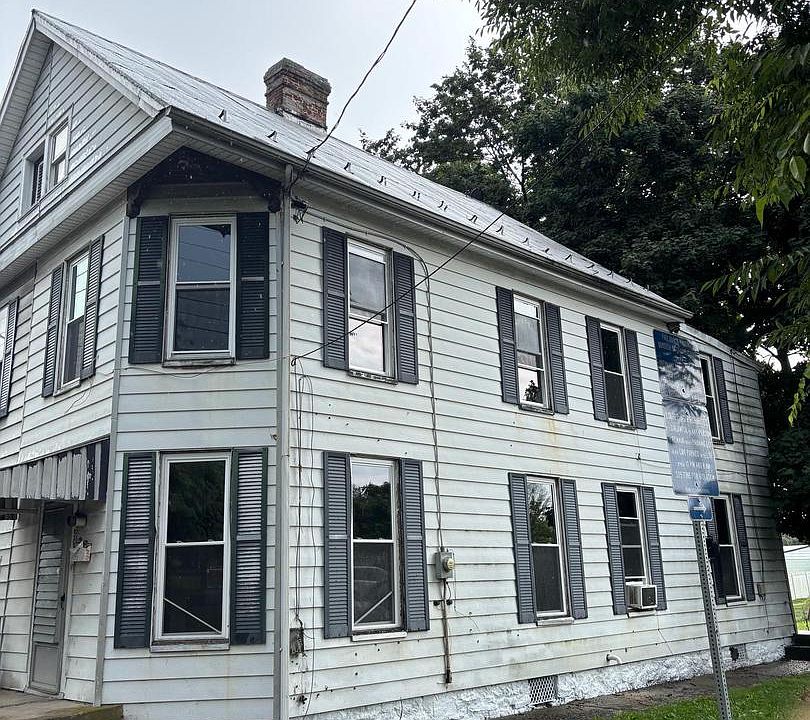 1st image of 505 S 2nd St
