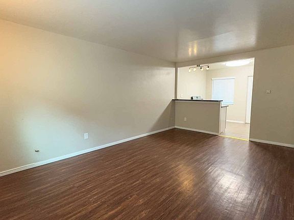 5th image of 4109-4115.5 Park Blvd #4111