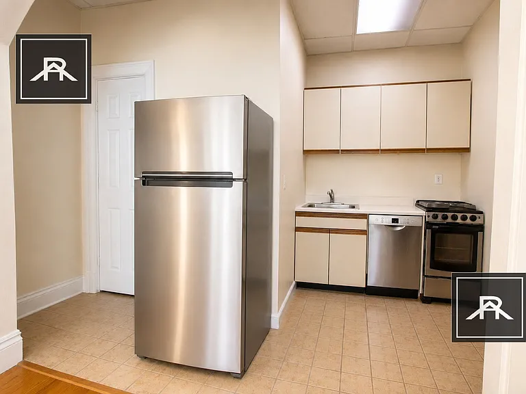 849 Beacon St #1 — Photo 4