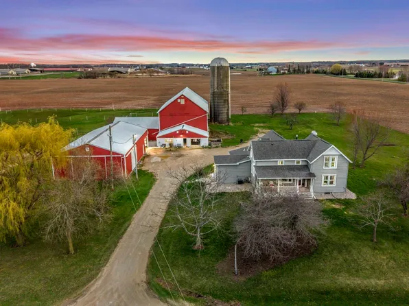 W3665 Faro Springs Rd, Hilbert, WI 54129