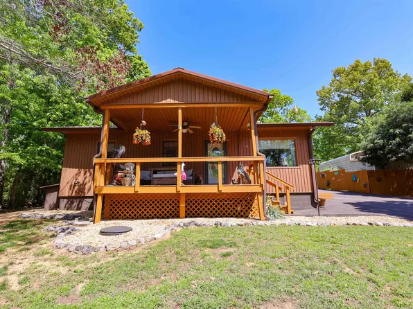 396 Shoreline Dr, New Concord, KY 42076