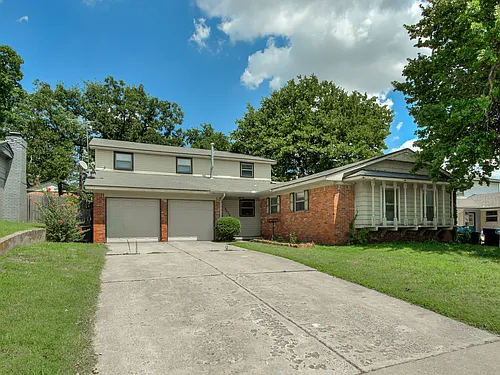2620 N Brenda Ave Photo 1