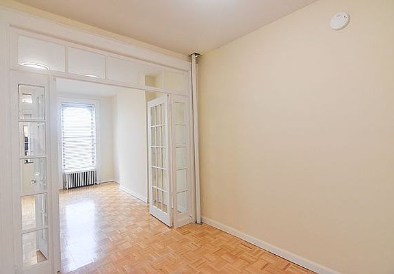 3rd image of 176 India St APT 4L