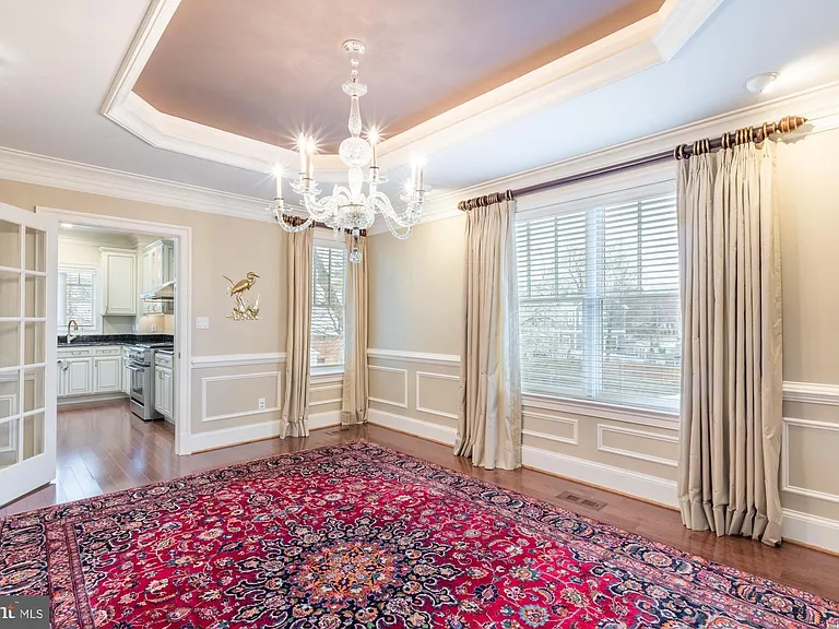 2138 Patrick Henry Dr — Photo 10