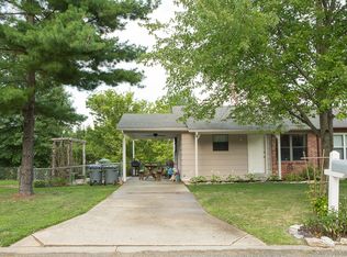 34 Laura Dr, Saint Peters, MO 63376