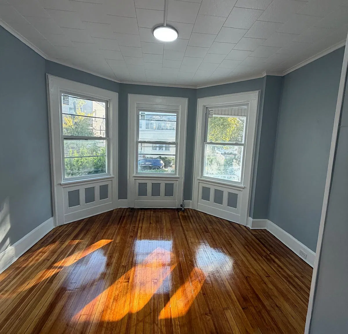 3 bed, $2,195 — Photo 1