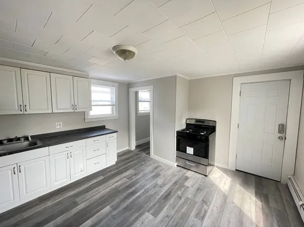 336 Amherst St APT 2, Manchester, NH 03104