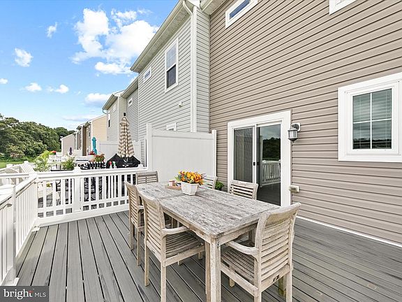 3rd image of 36067 Auburn Way